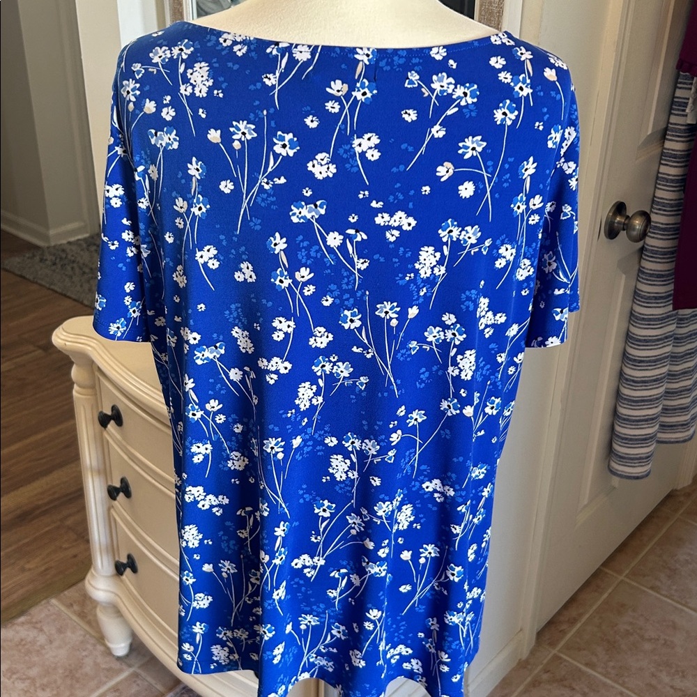 Liz Claiborne Blue Floral Top SZ 1X - Picture 4 of 5